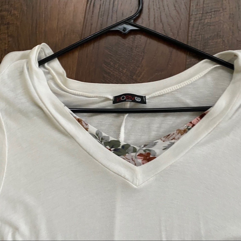 vision White and Floral Tunic - Picture 2 of 4